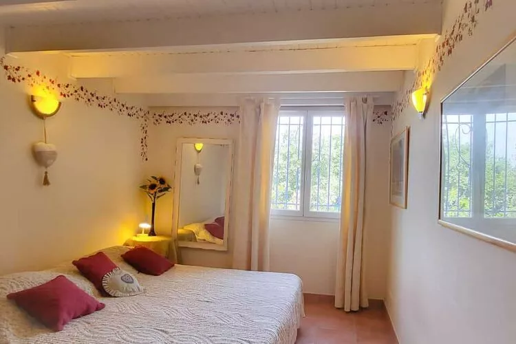Villes sur Auzon-Bedroom