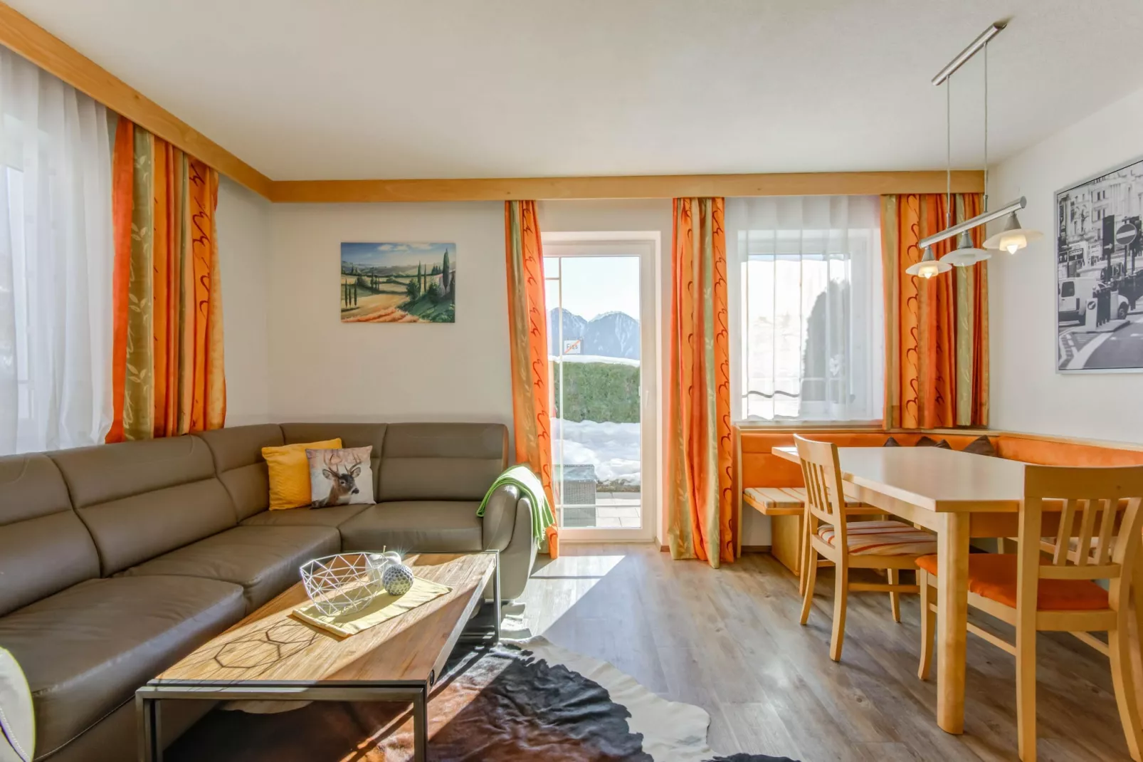 Appartment groß-Wohnzimmer