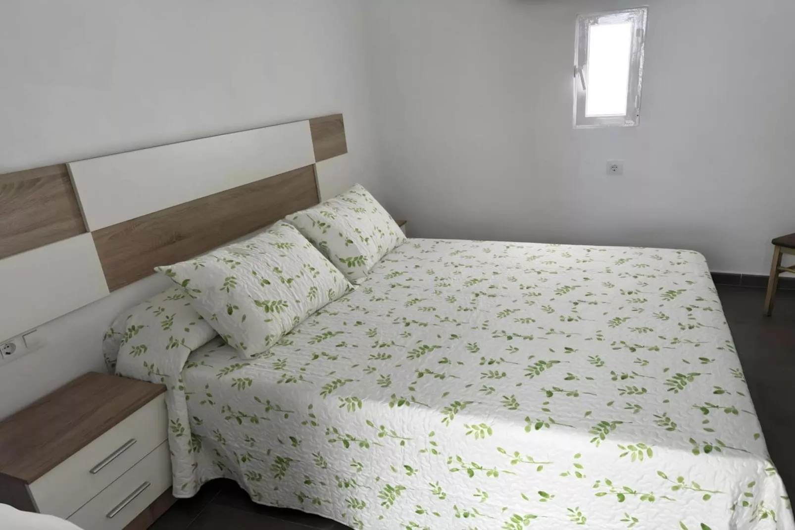 4986-+34672427629-Chambre