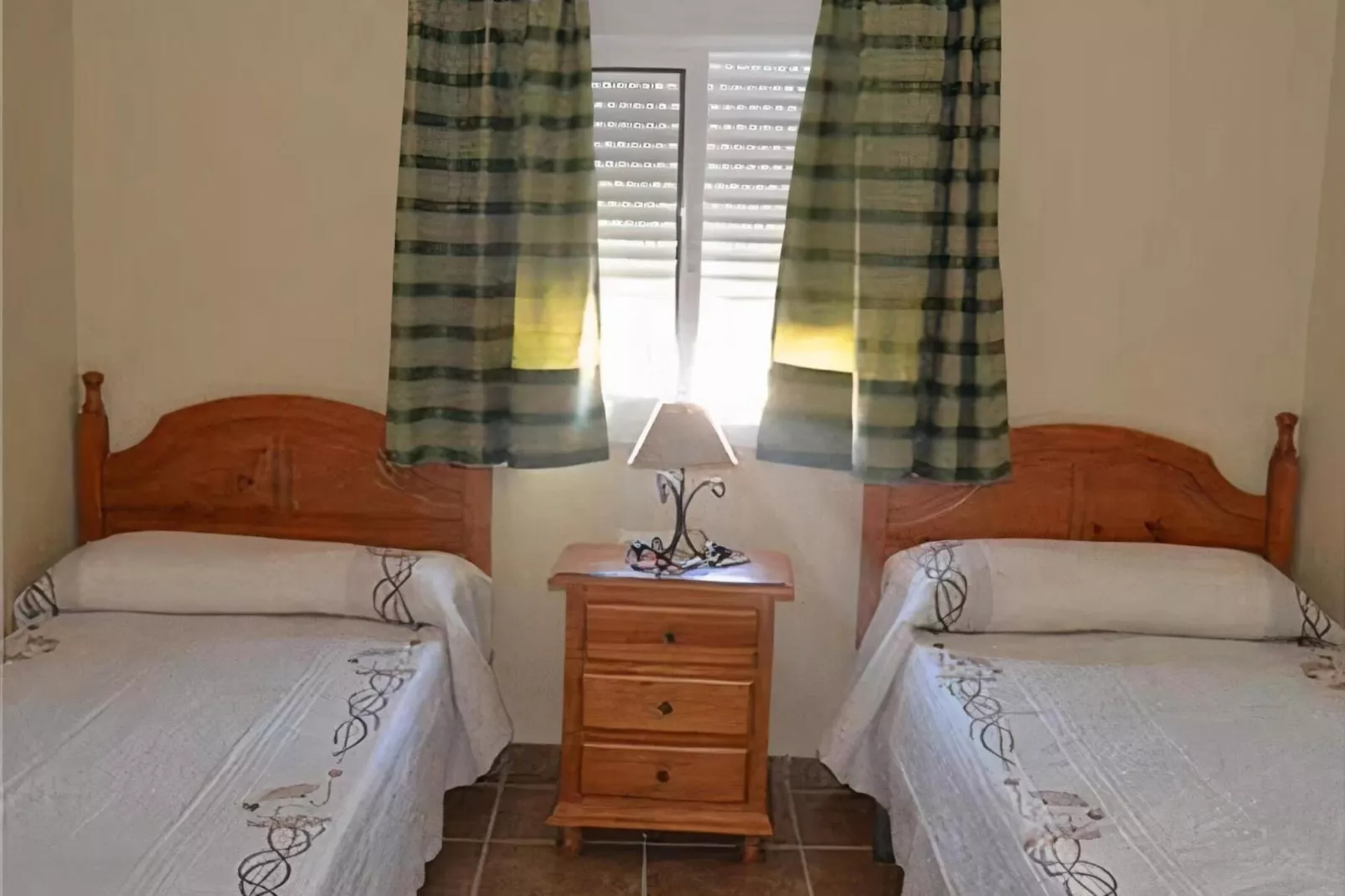 5024 -+34672427629-Schlafzimmer