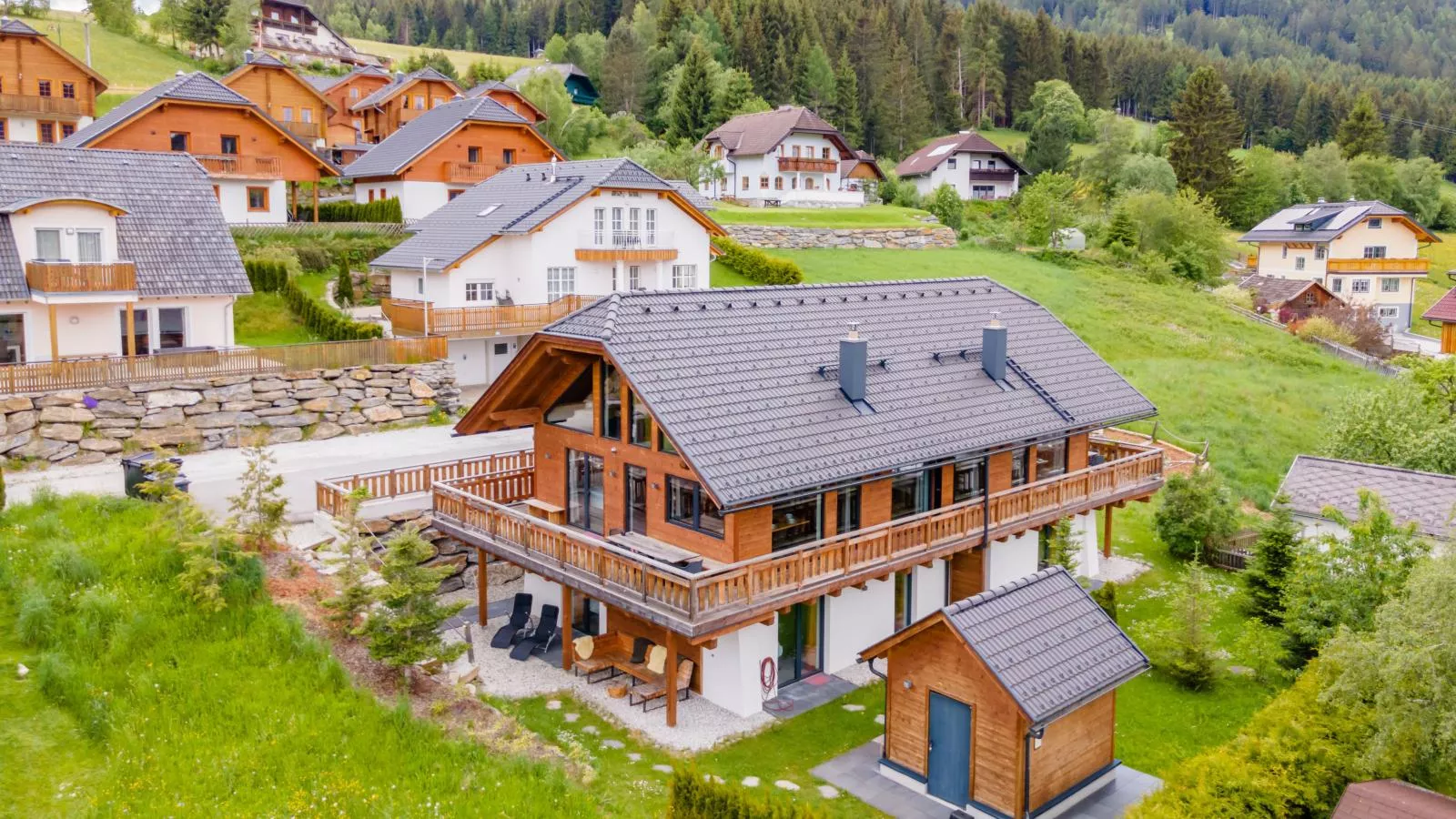 Alpinn Wellness 1-Exterior in summer