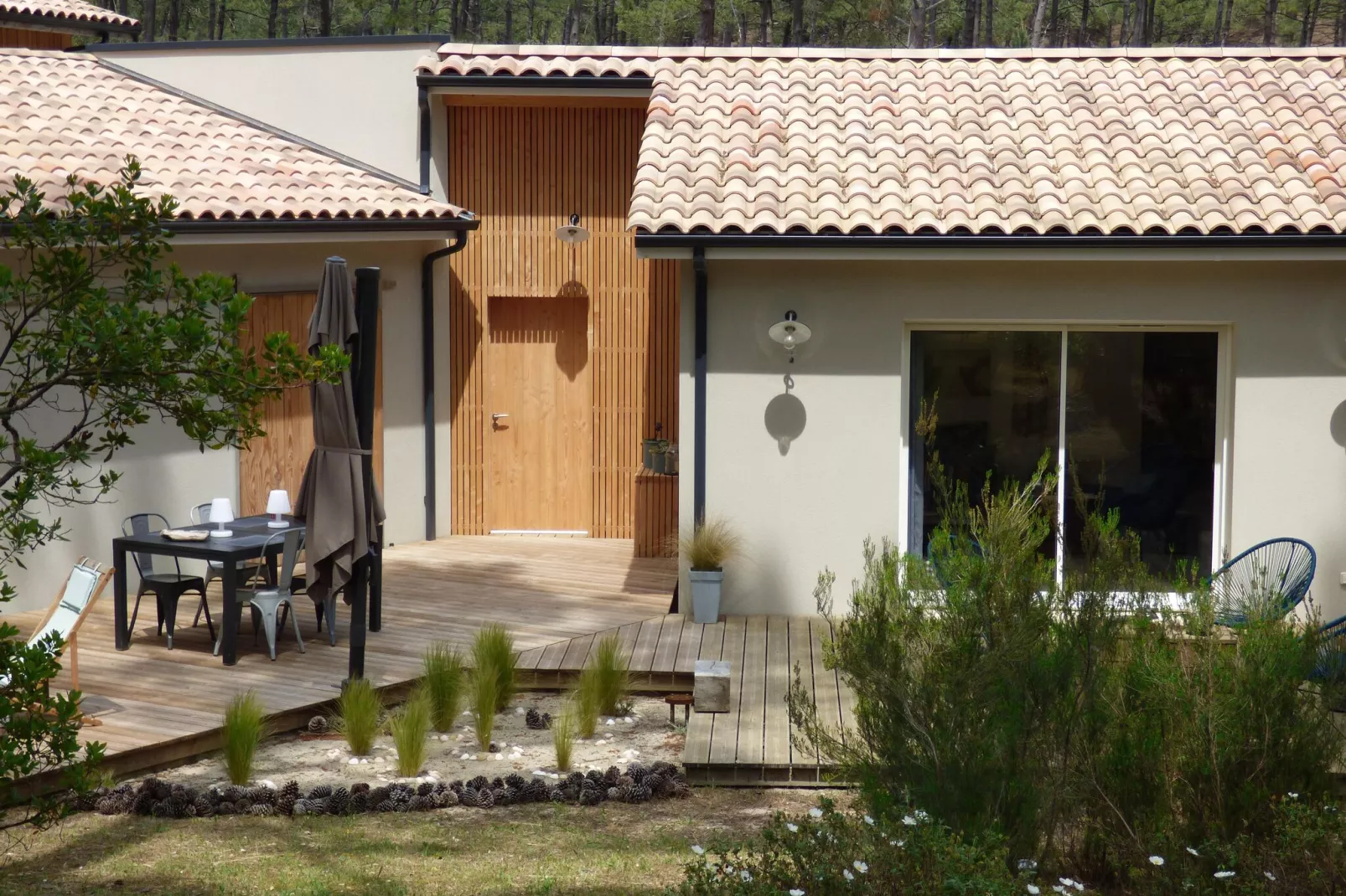 Clos les Pins-Exterior summer