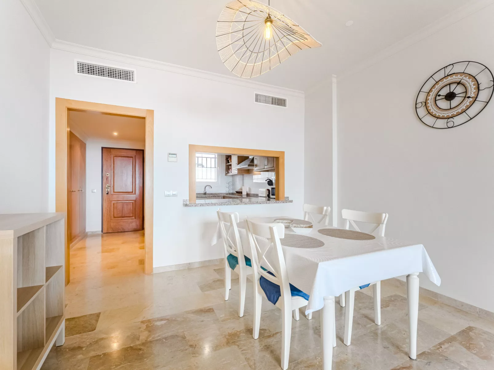 Santiago Seaview-Inside