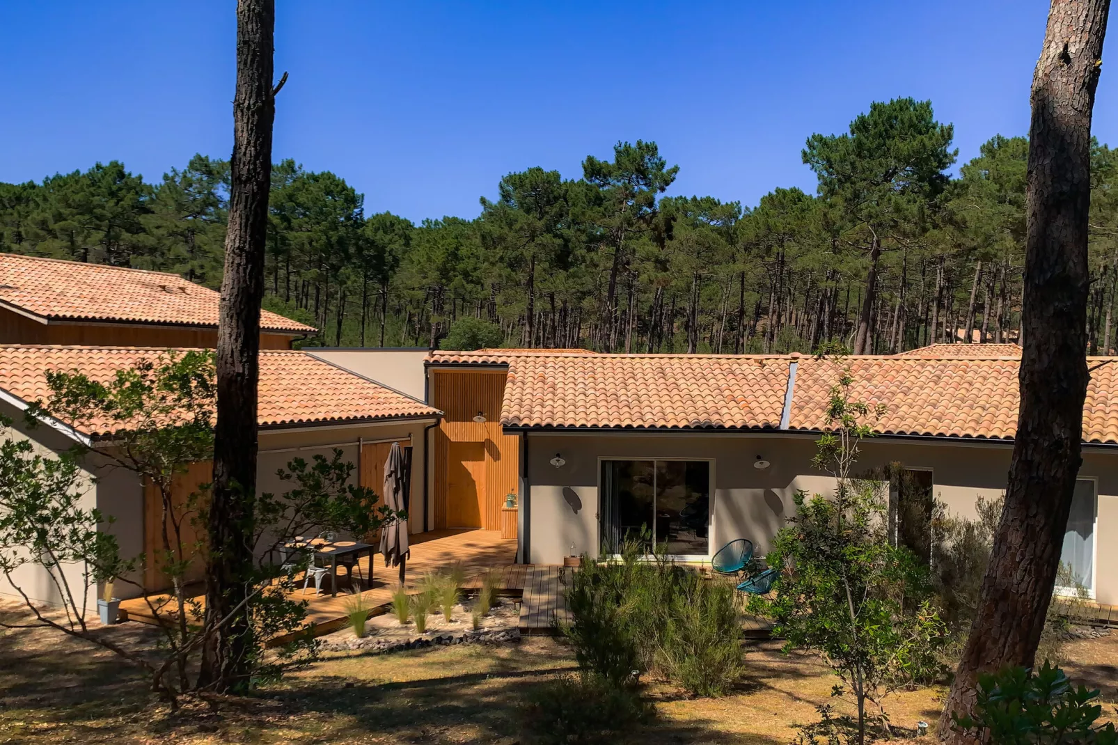 Clos les Pins-Exterior summer