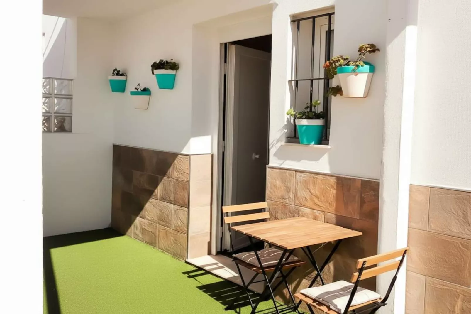 4637- +34696547830-Untagged