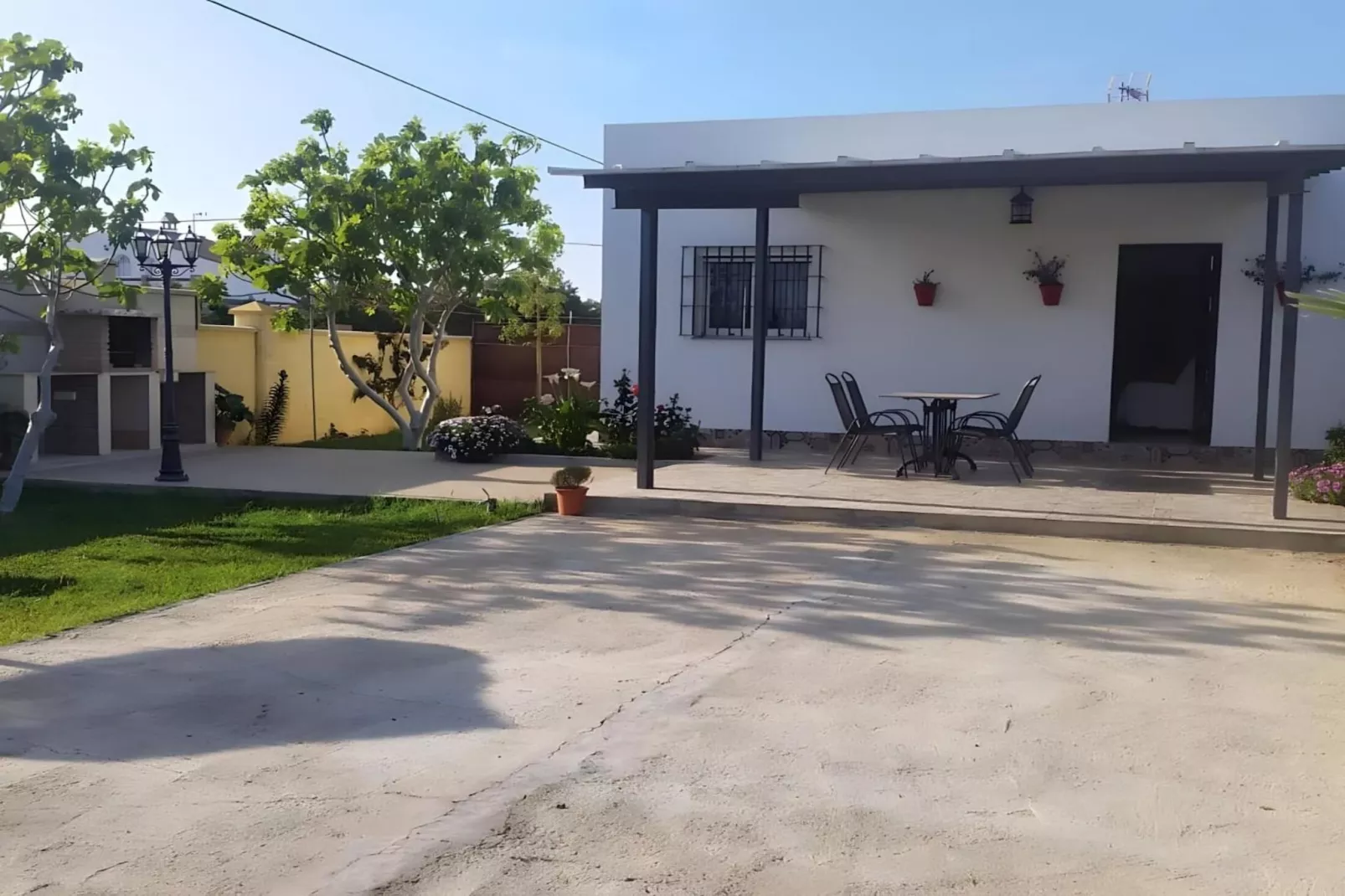 4976- +34636021638-Terrace balcony