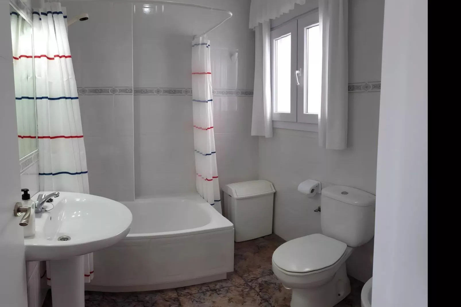 4979-+34636021638-Badezimmer