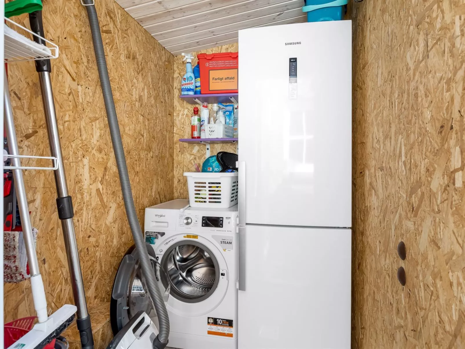 "Sondra" -  from the sea-Dedans