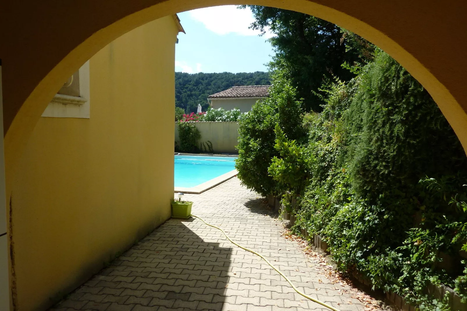 Grand villa St Paul-Gardens summer