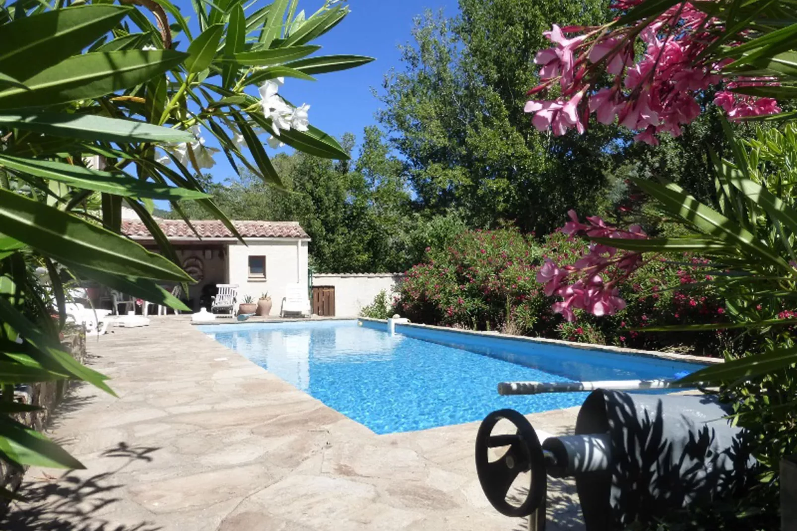 Au bord de L'Orb-Pool