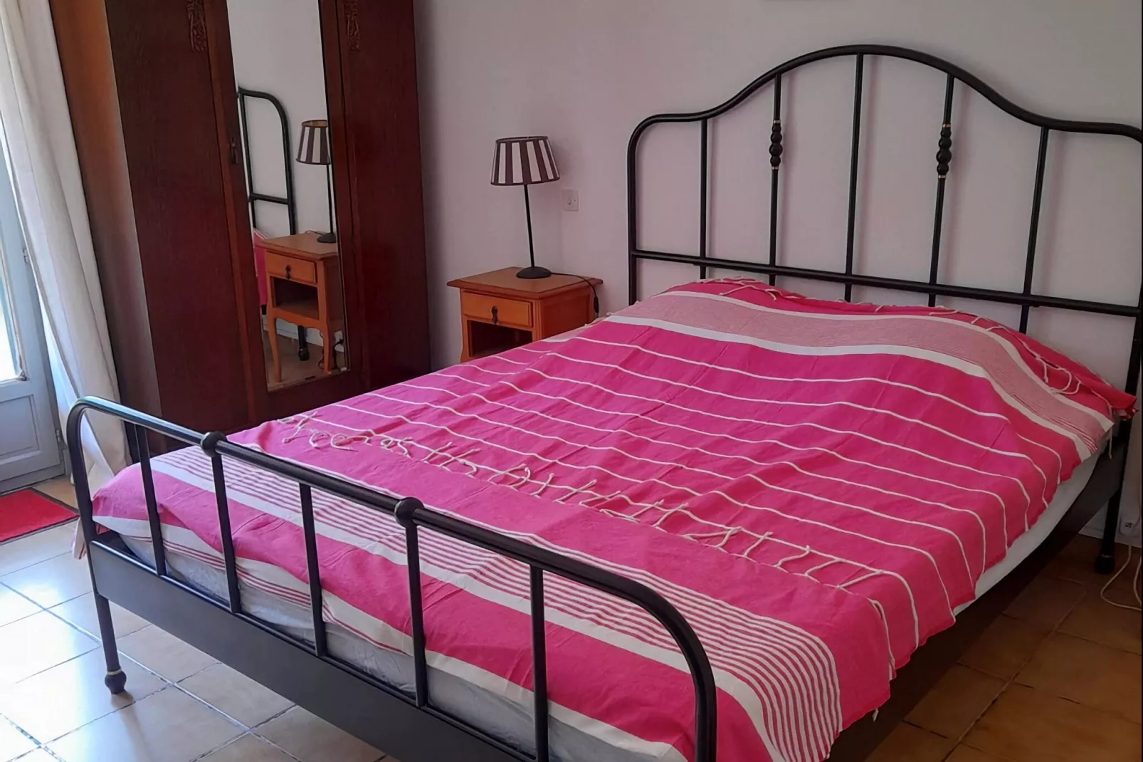 Au bord de L'Orb-Bedroom