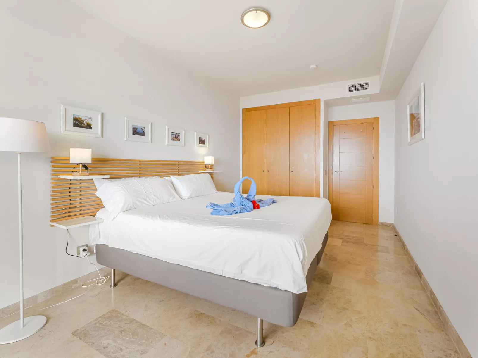 Santiago Seaview-Inside