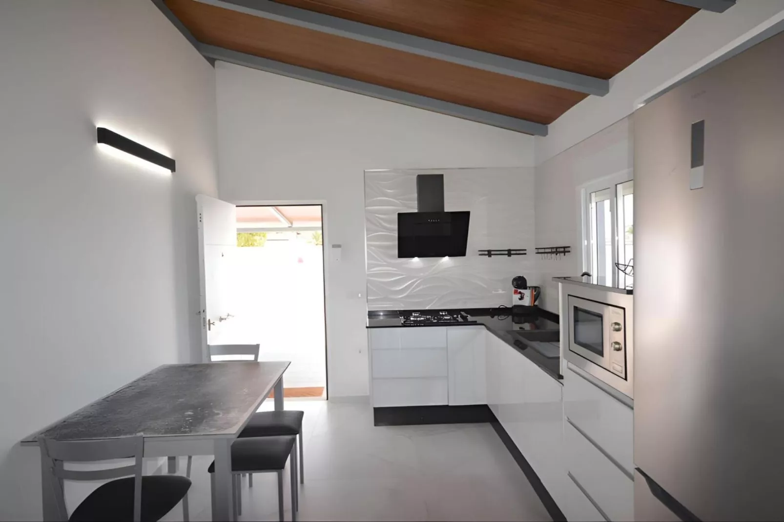 4676-+34696547830-Cuisine