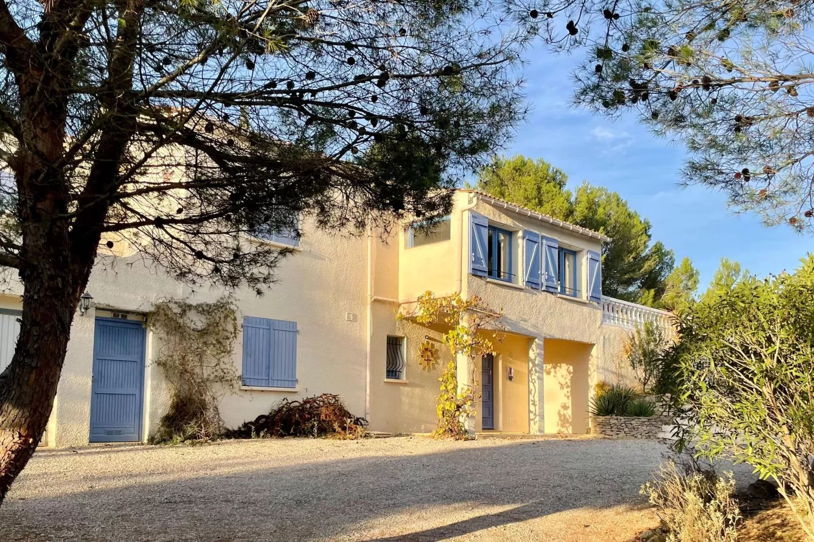 Gilde d'Oc-Exterior summer