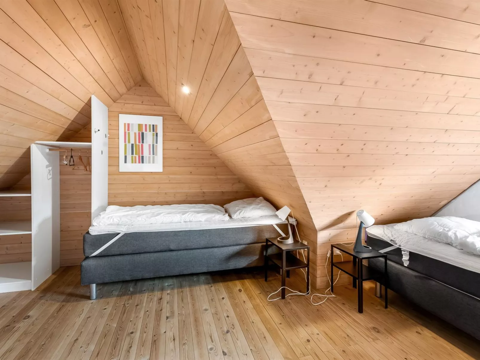 "Sondra" -  from the sea-Dedans