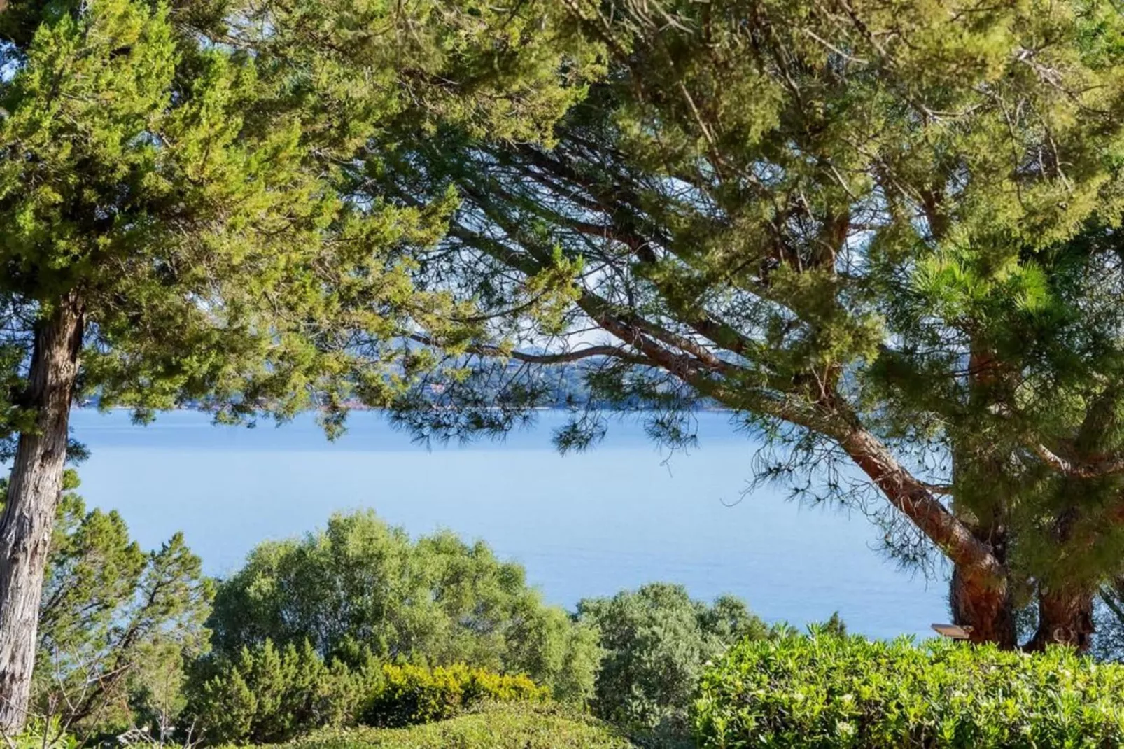 Villa T4 duplex à la location sur Porto-Vecchio-Gebiete Sommer 5 km