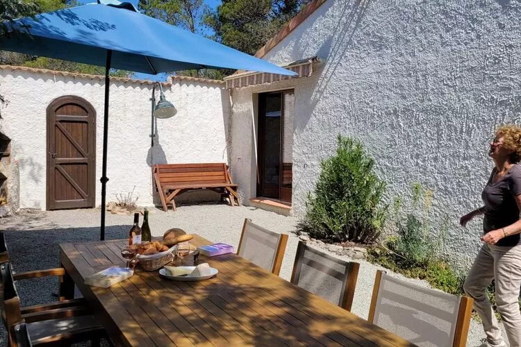 La Tinasse-Exterior summer