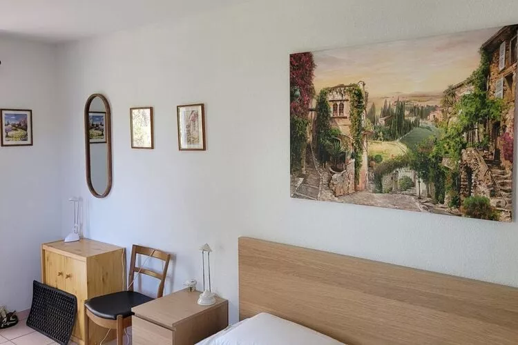La Tinasse-Bedroom