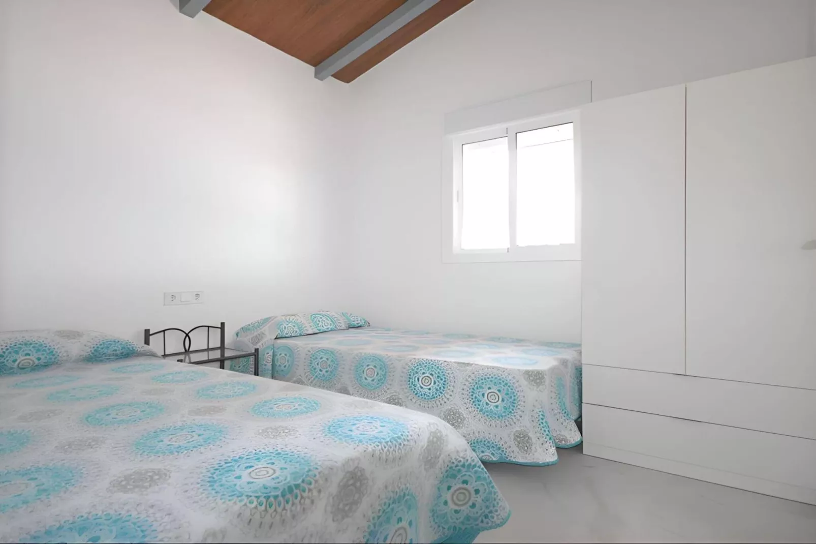 4676-+34696547830-Chambre