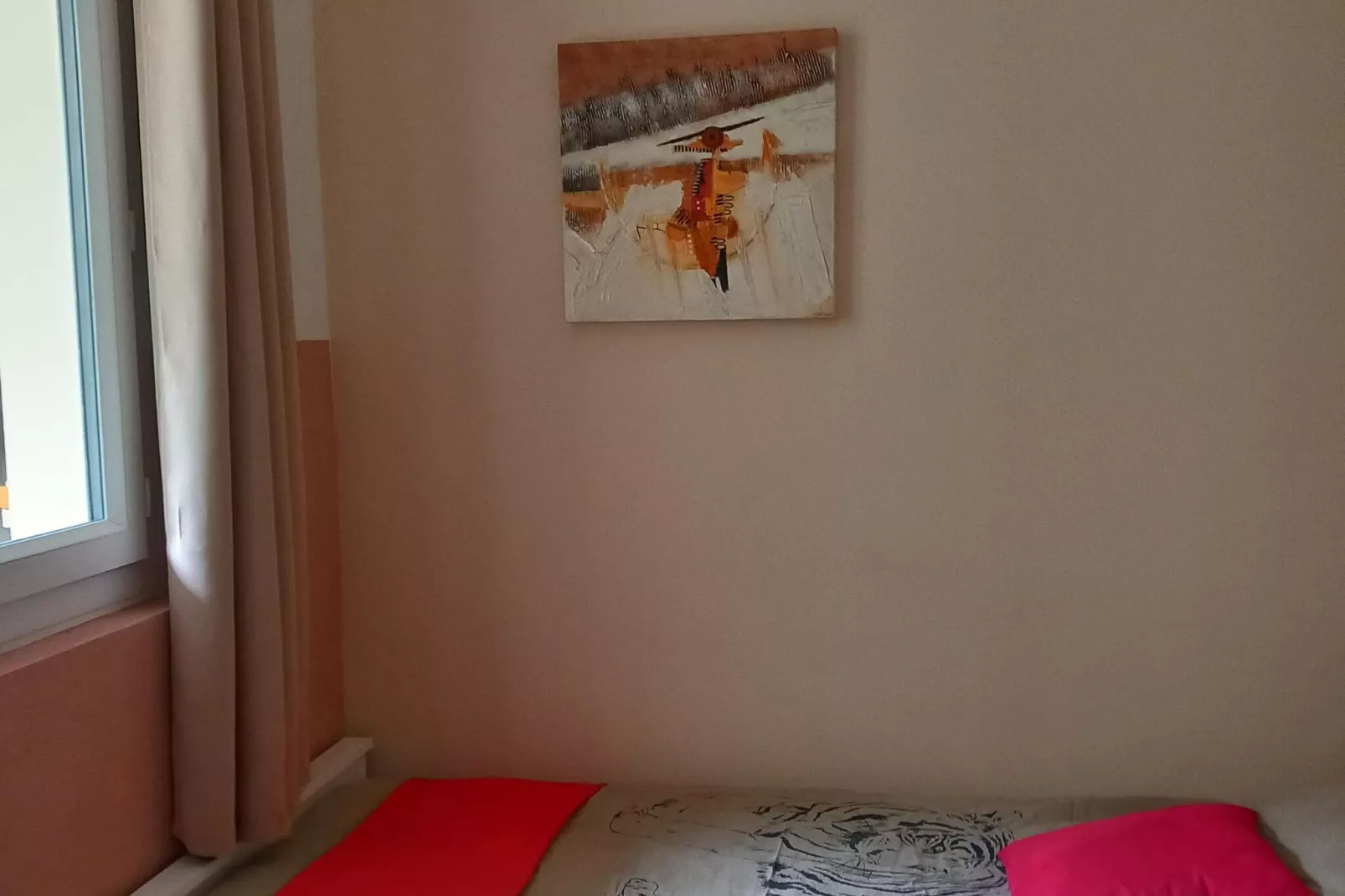 Le Bon Sentiment-Bedroom