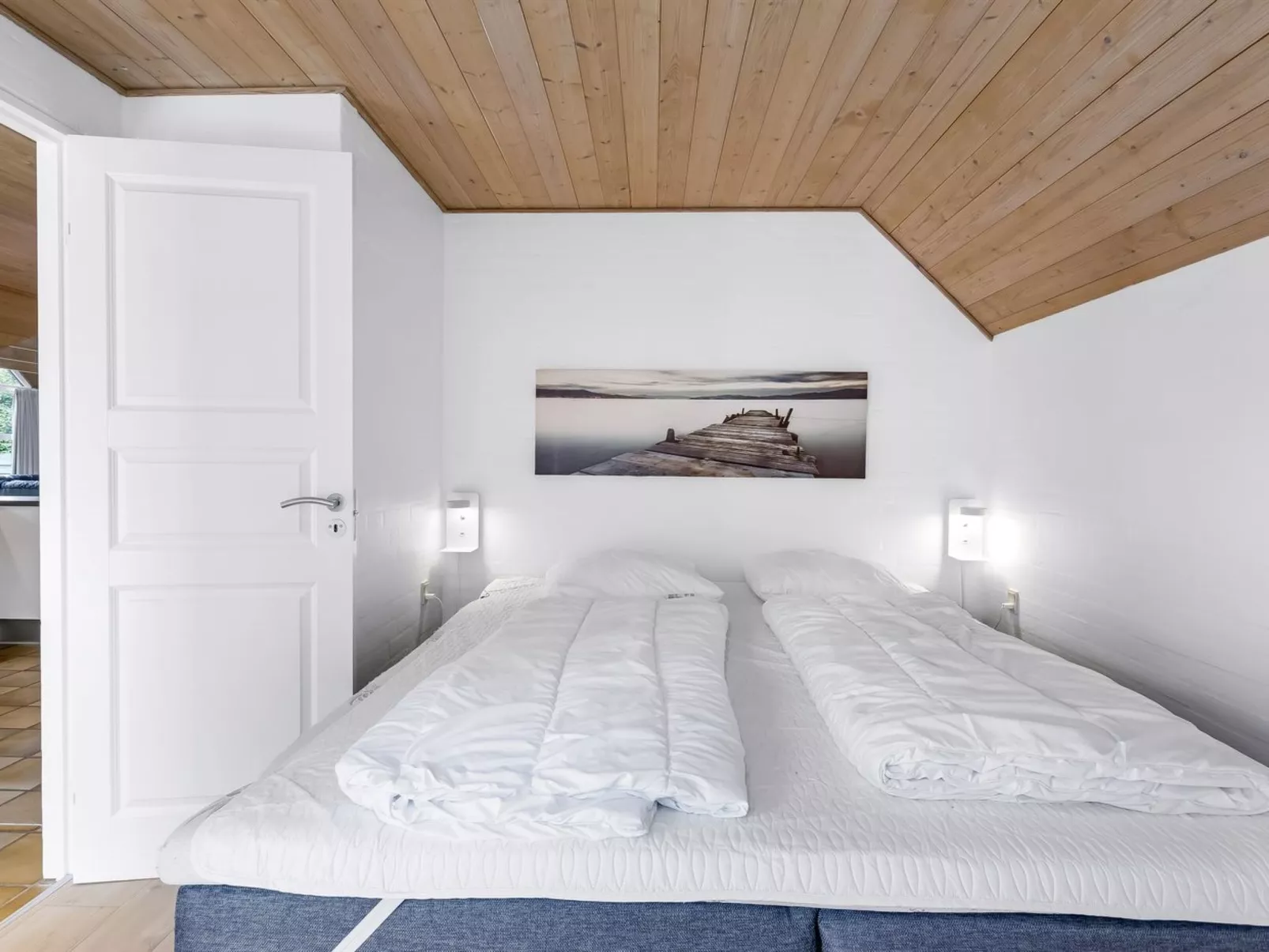 "Sondra" -  from the sea-Dedans