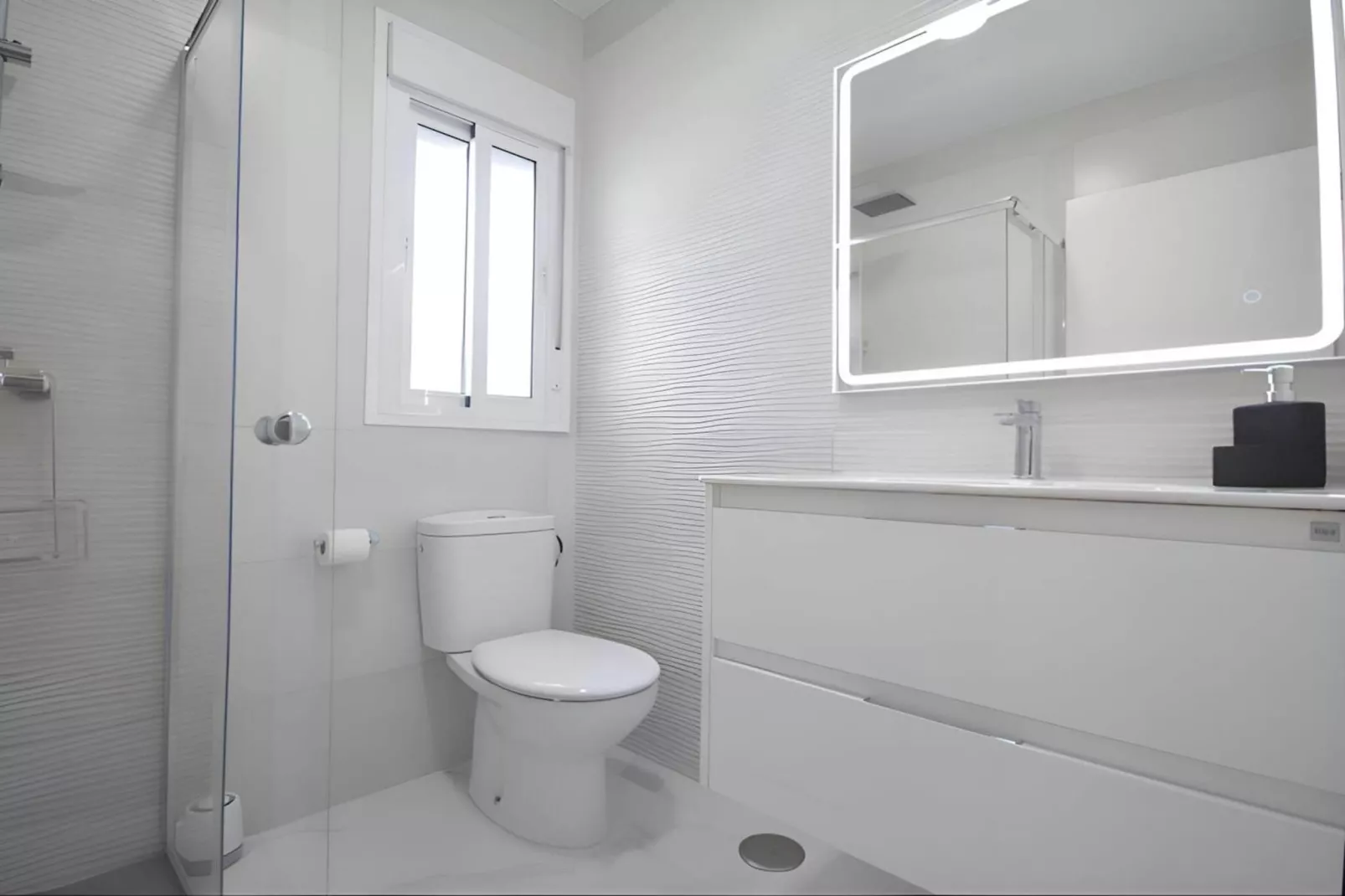 4676-+34696547830-Salle de bain