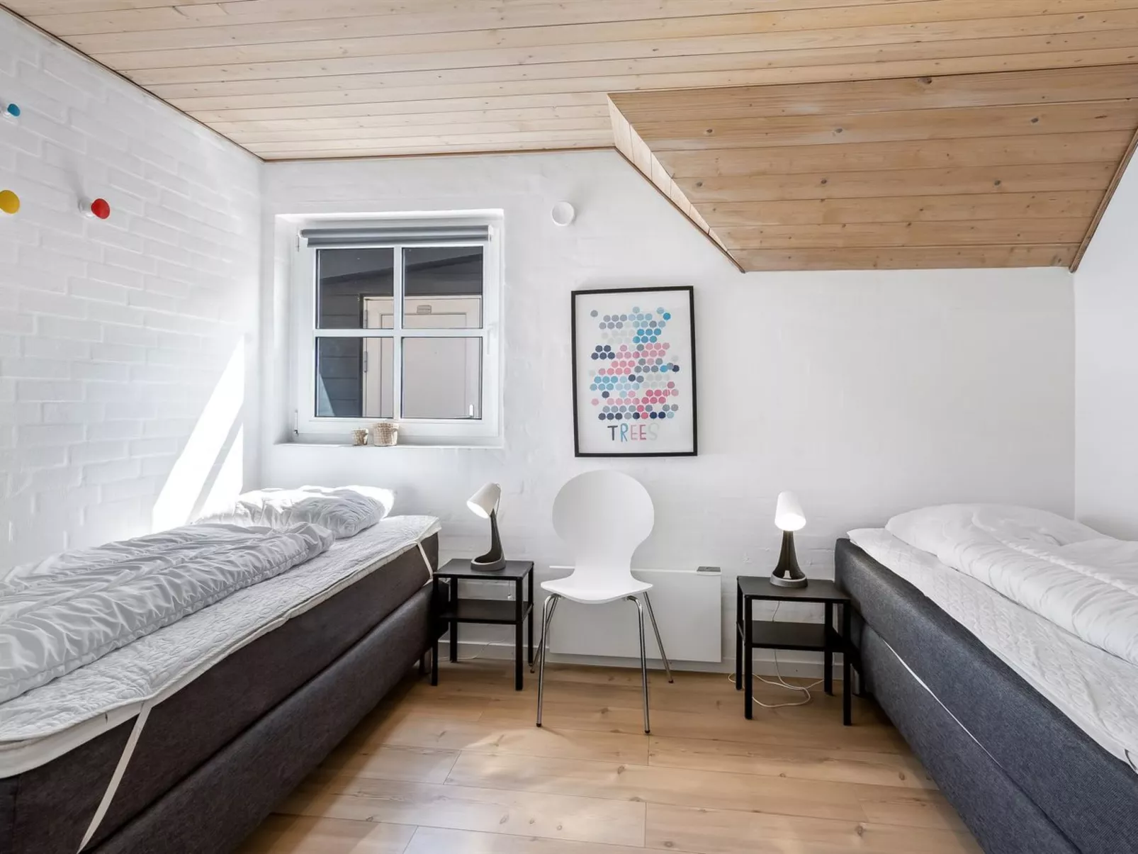 "Sondra" -  from the sea-Dedans