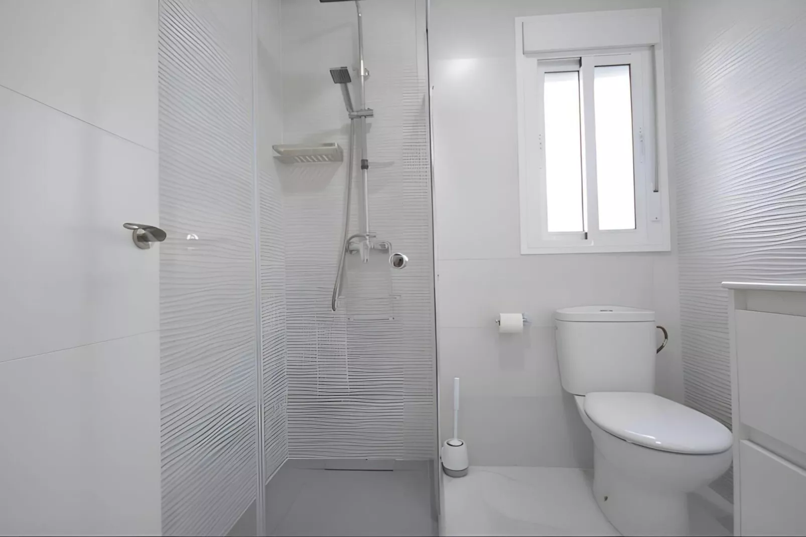 4676-+34696547830-Salle de bain