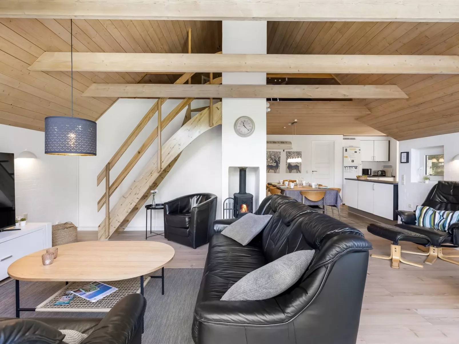 "Sondra" -  from the sea-Dedans