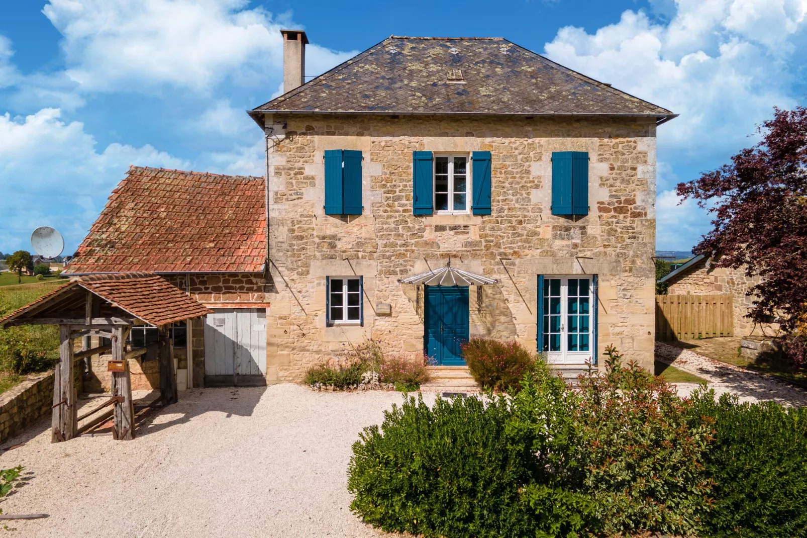 La Forge-Exterior summer