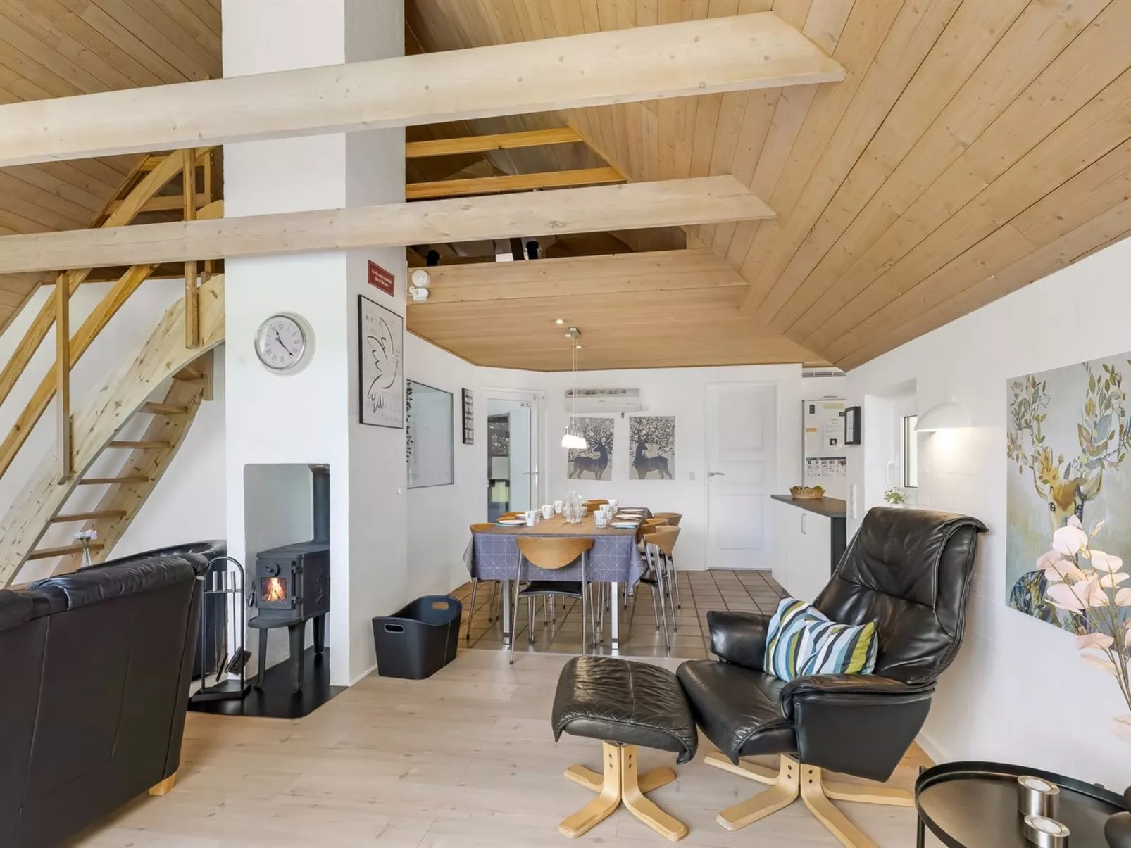 "Sondra" -  from the sea-Dedans