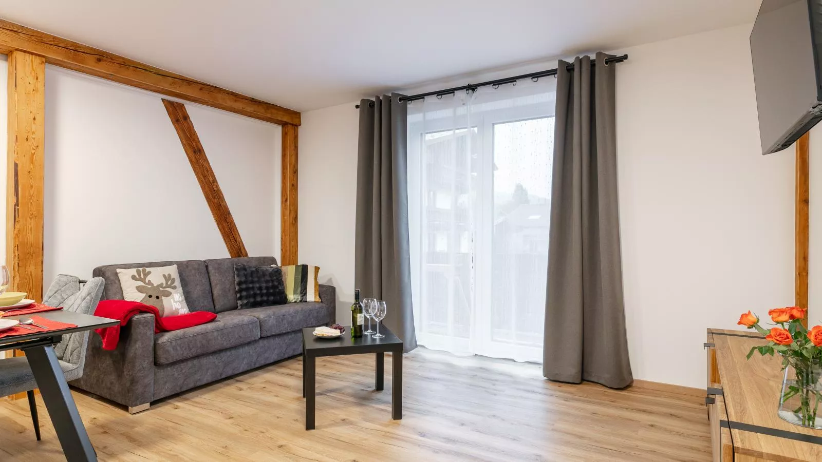 Tennerhof Apartments Top 1 2 3-Living room