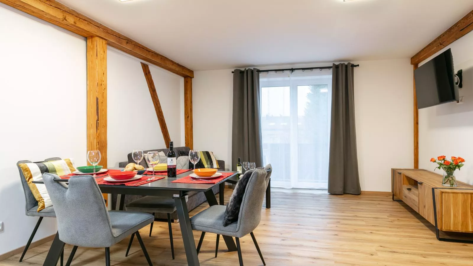 Tennerhof Apartments Top 1 2 3-Dining room