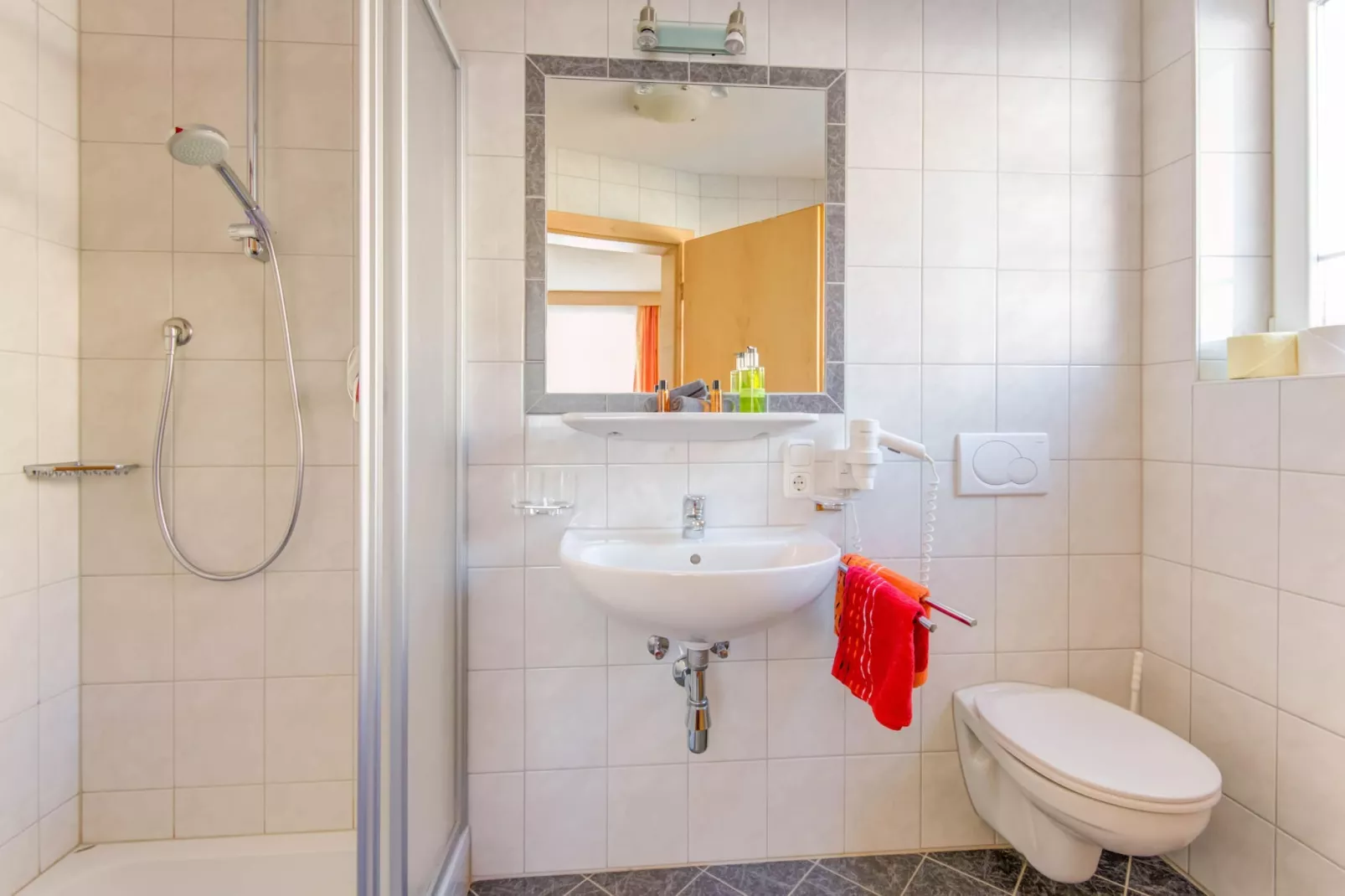 Appartment groß-Badezimmer