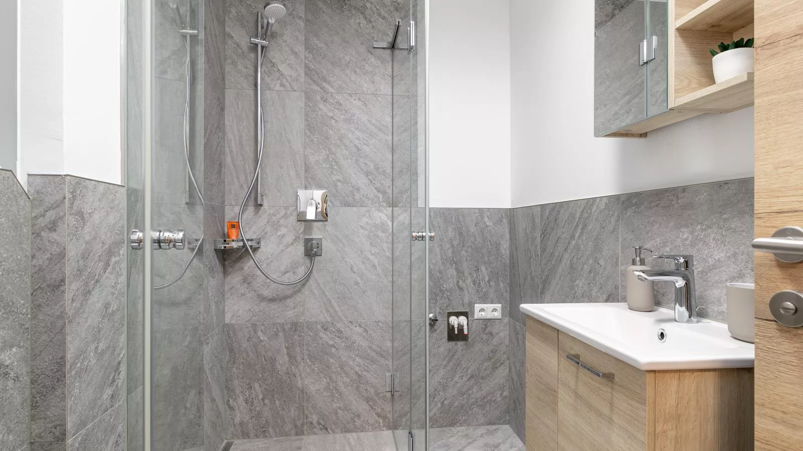 Tennerhof Apartments Top 1 und Top 2-Bathroom