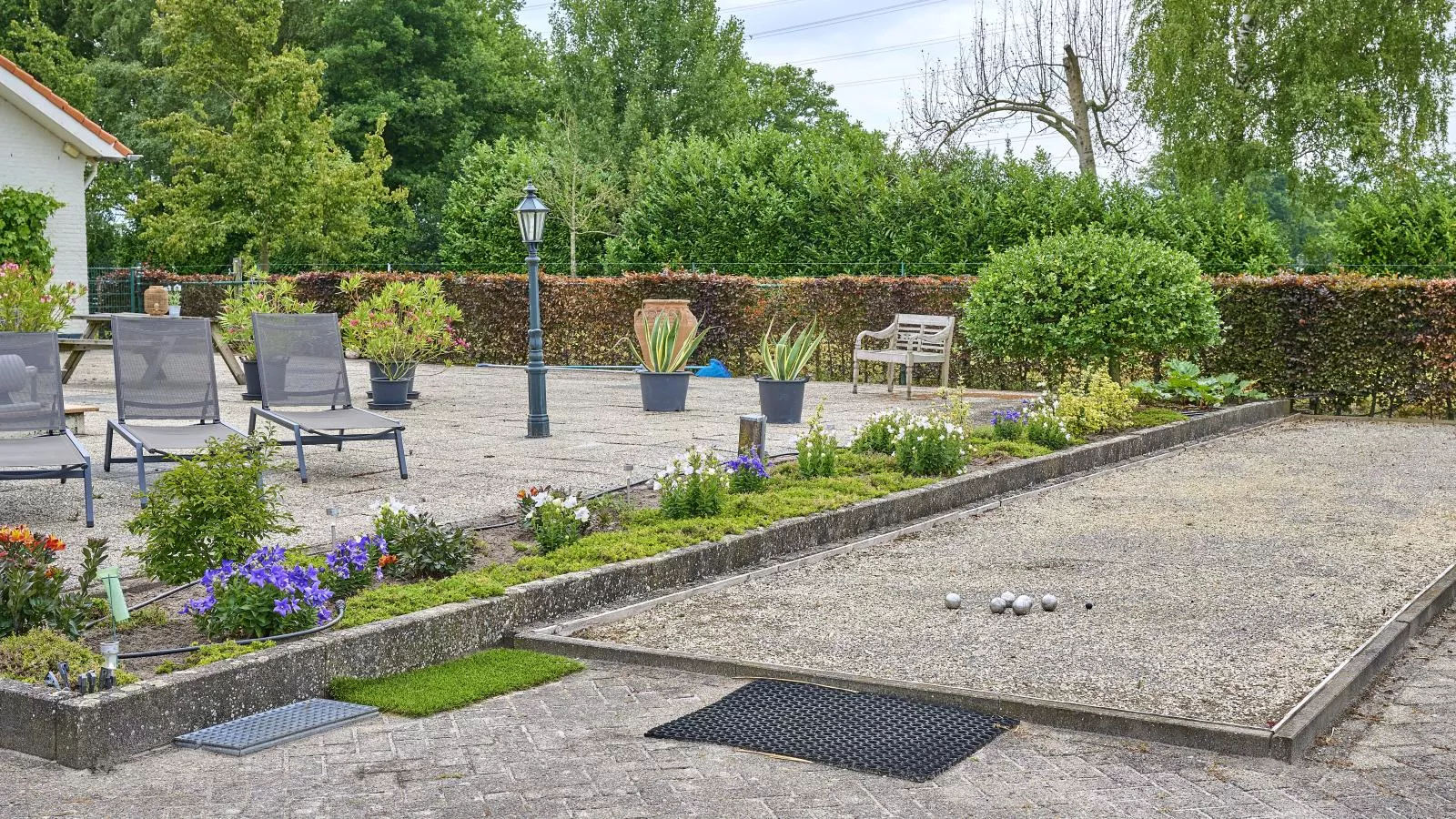 De Vrije Vogel-Installations du parc