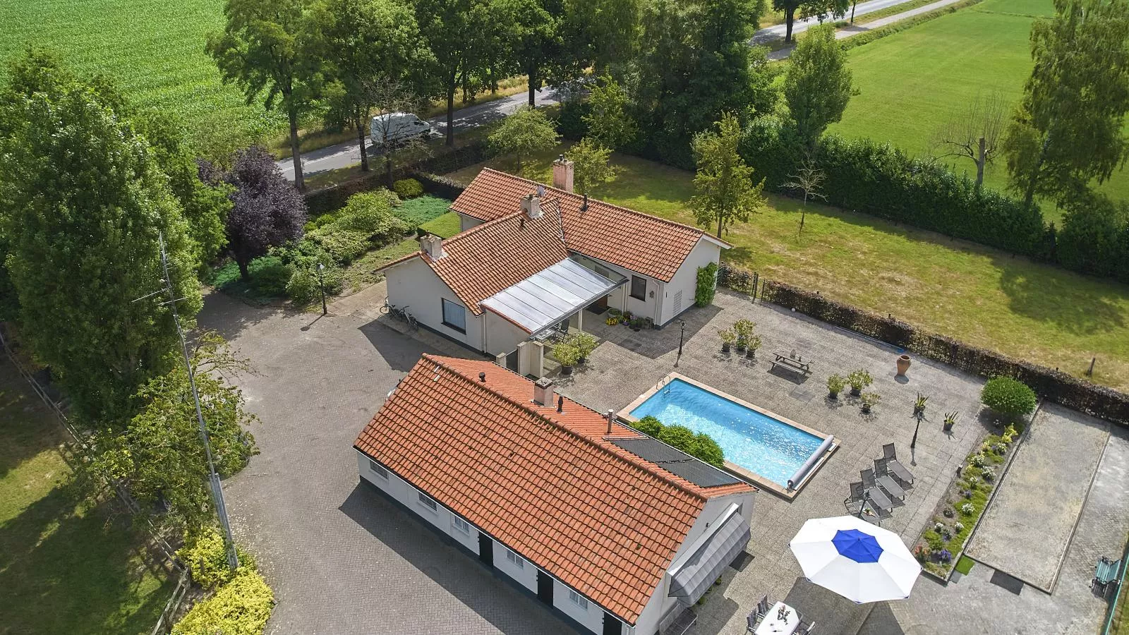 De Vrije Vogel-Extérieur été