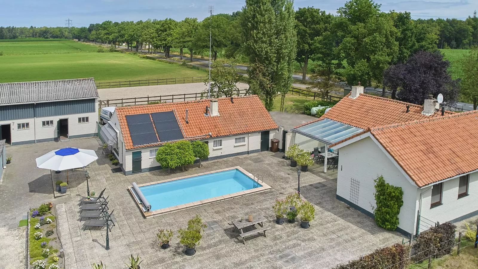 De Vrije Vogel-Extérieur été