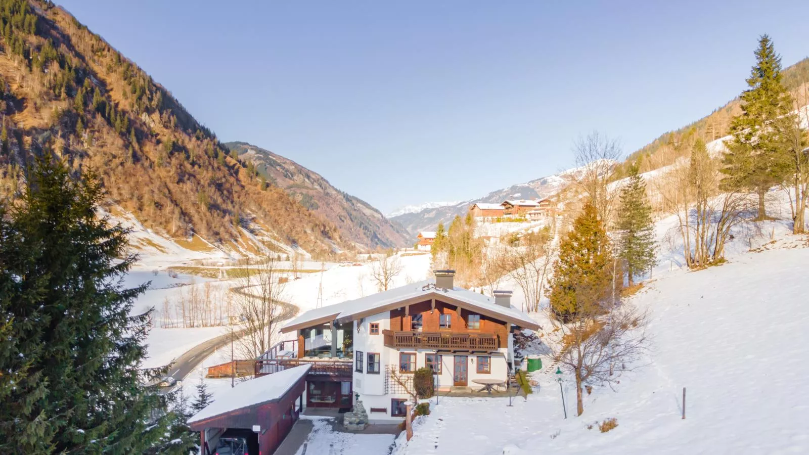 Spykerhütte-Exterior in winter