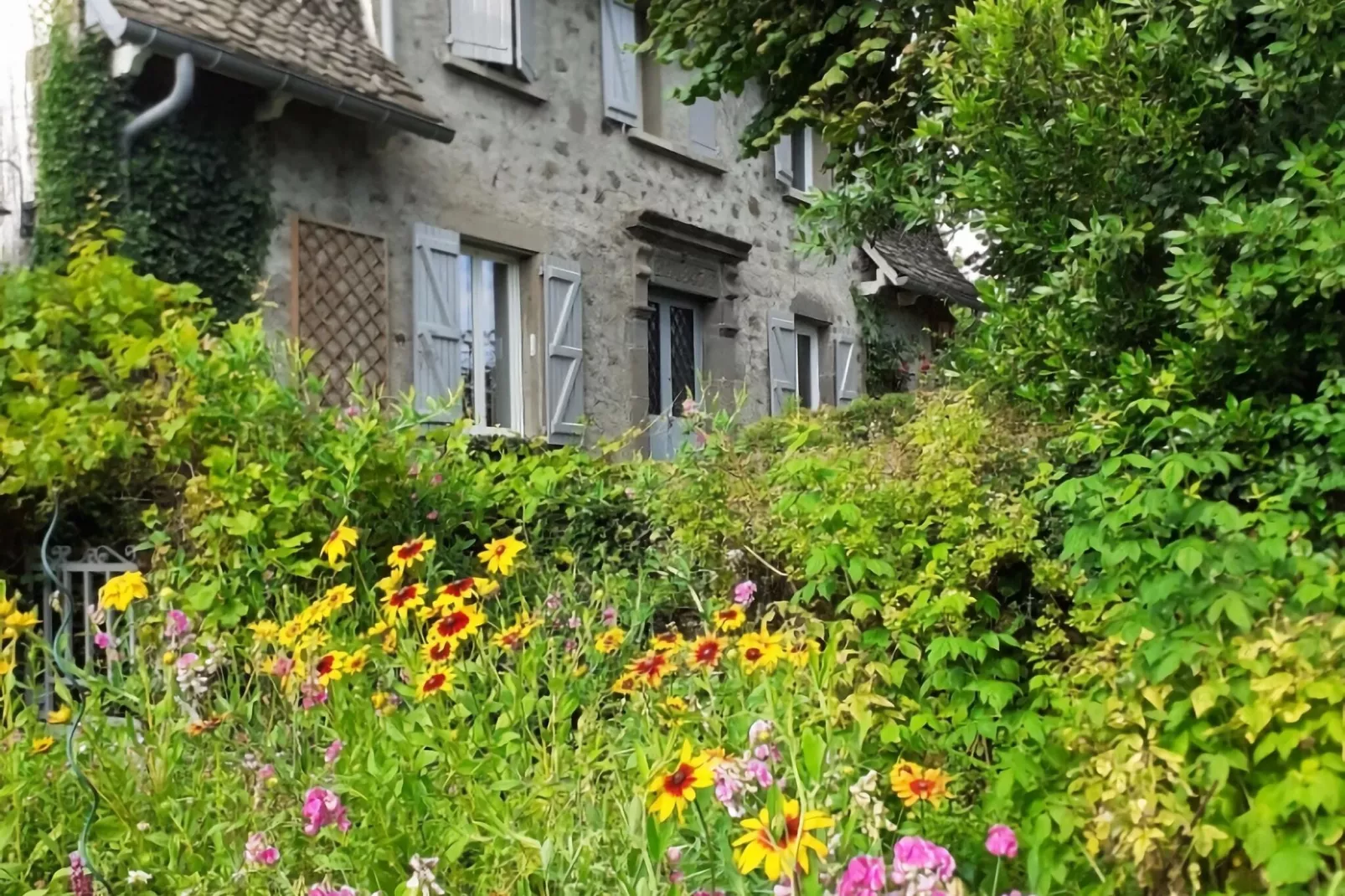 Petite Plaisance-Gardens summer