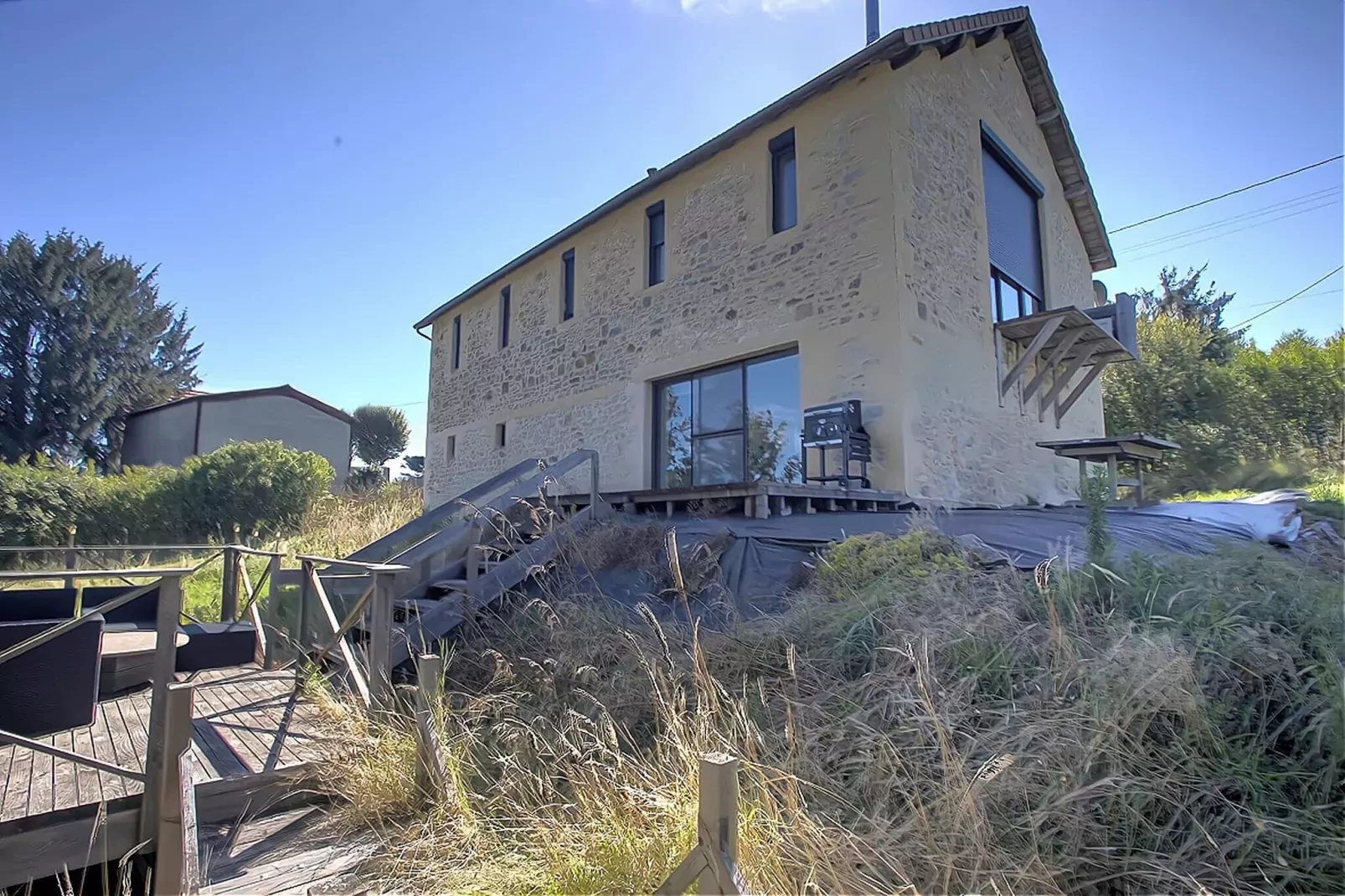 La Glevade-Exterior summer