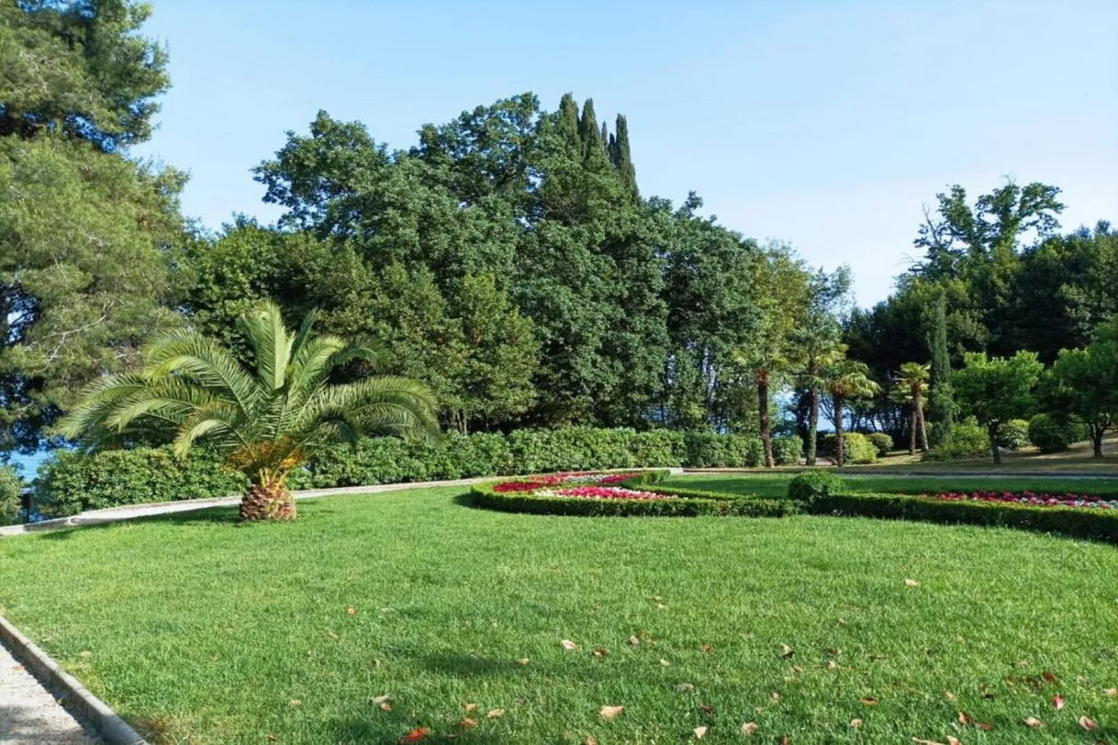 Aqua Maris Lovran - Two Bedroom Apartment with Balcony and Sea view-Ambiance