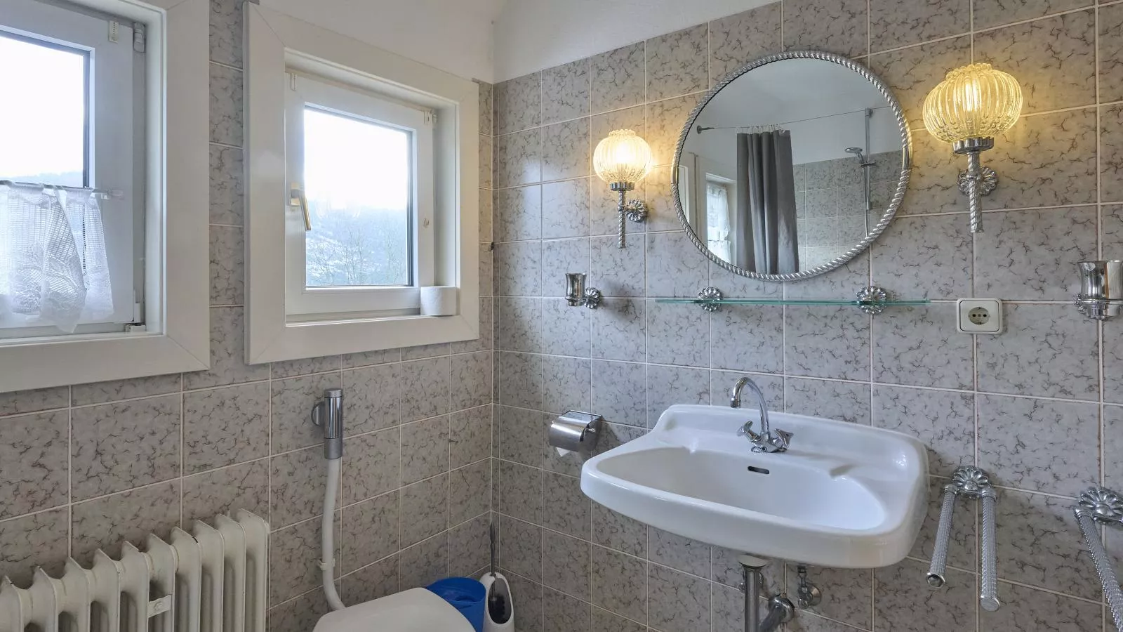 Kurhaus am Nordenau-Badezimmer