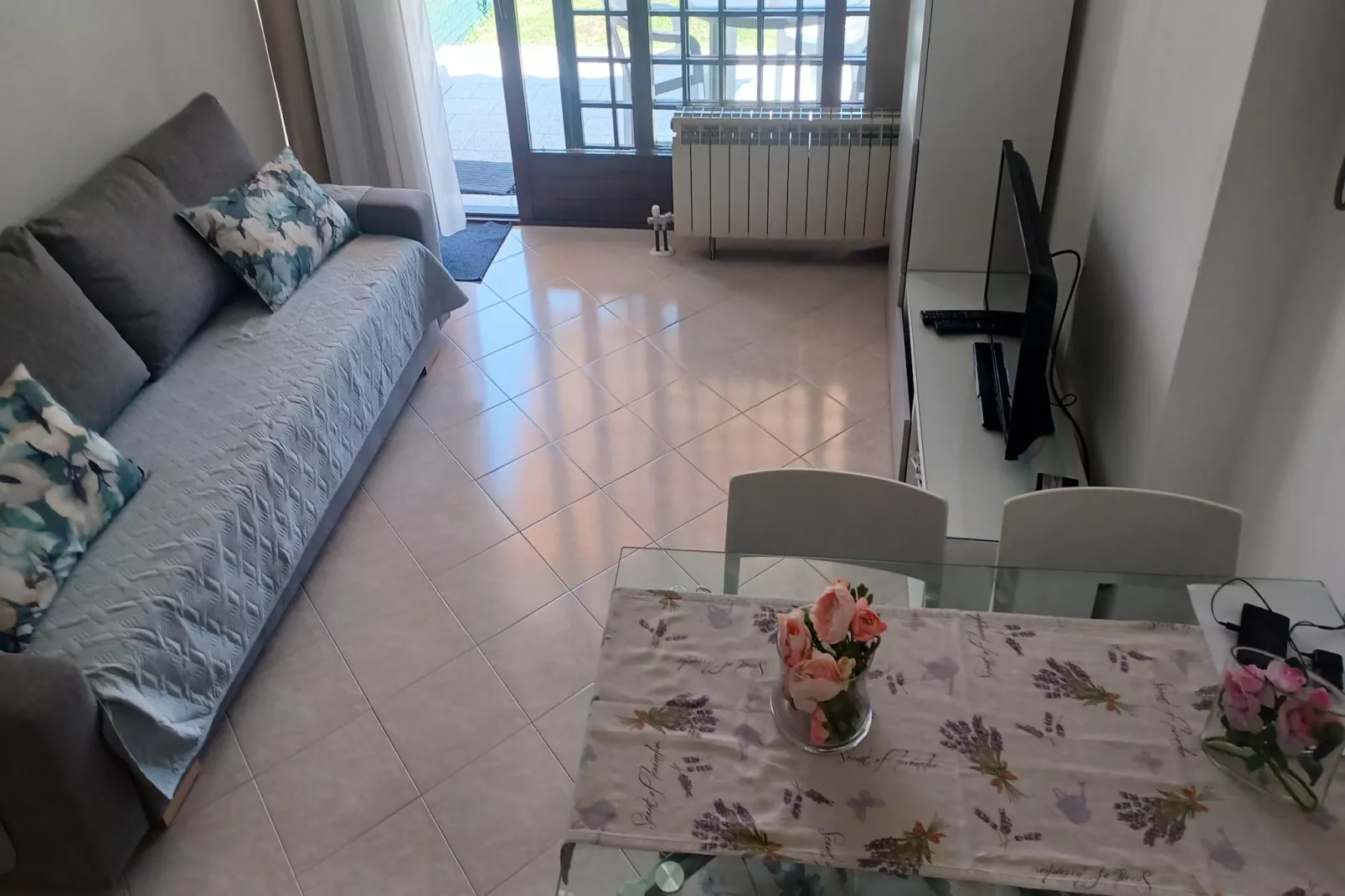 Van Gogh 2-Living room