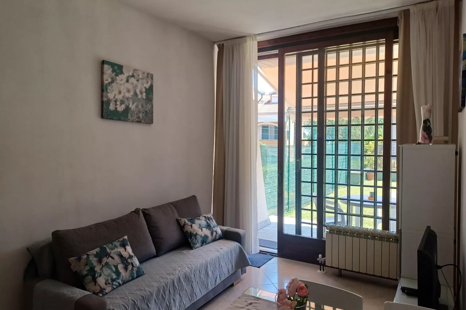 Van Gogh 2-Living room