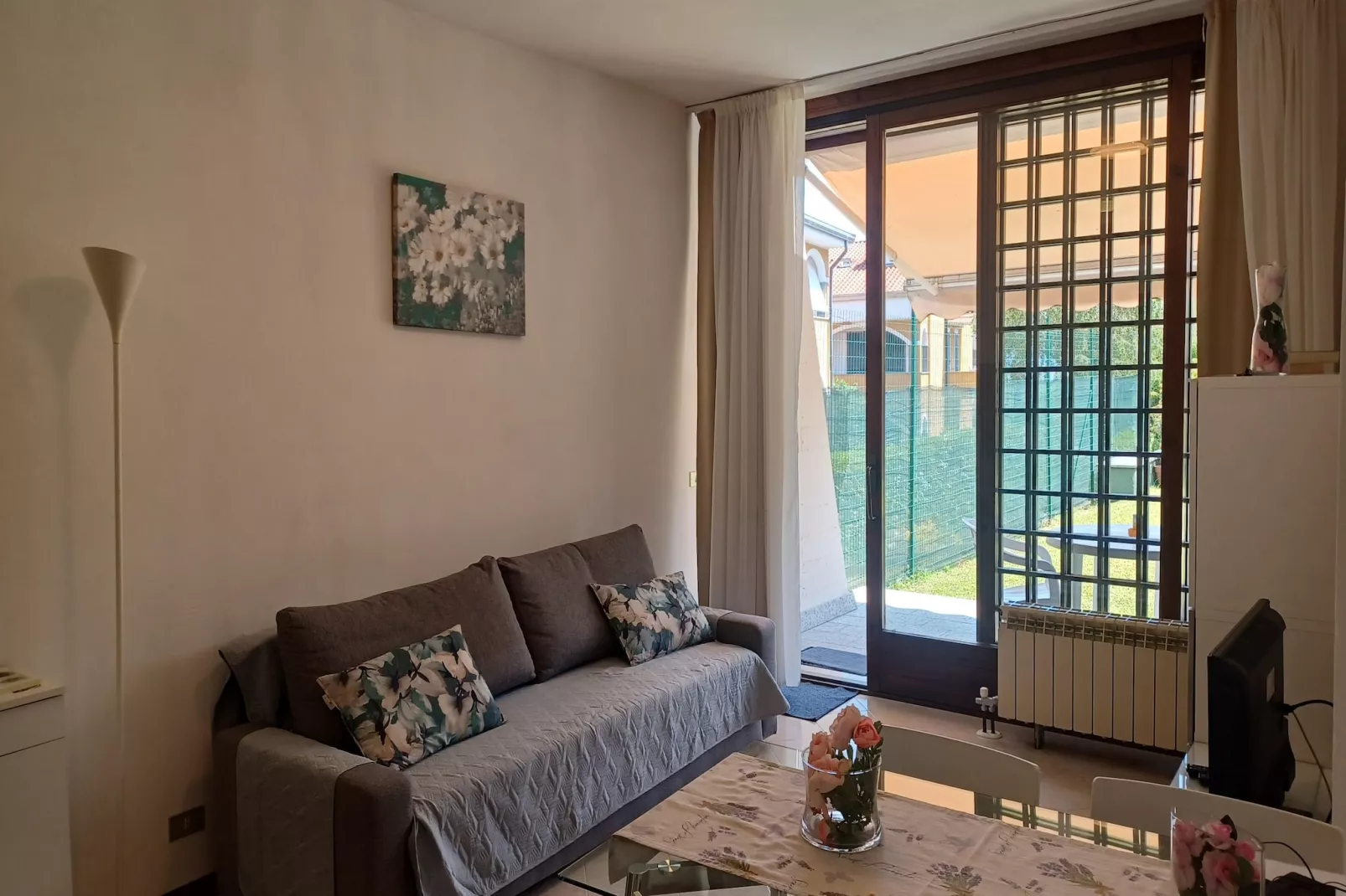 Van Gogh 2-Living room