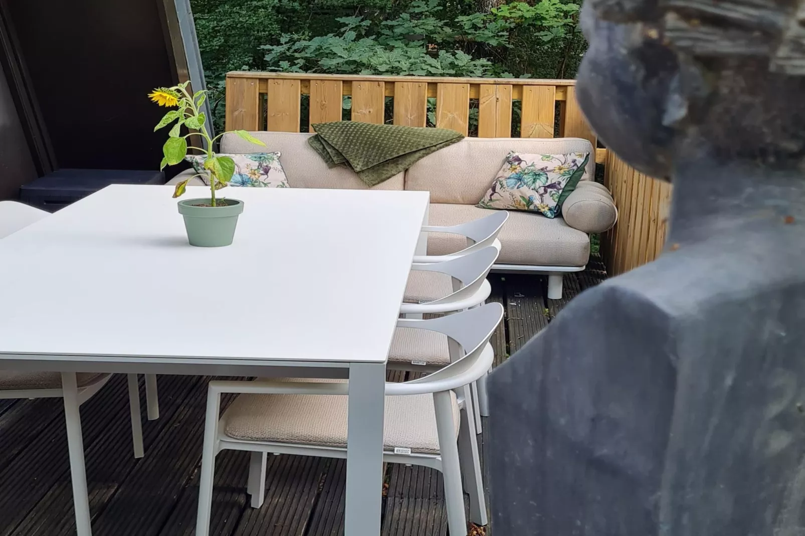 Chalet no 80-Dining room