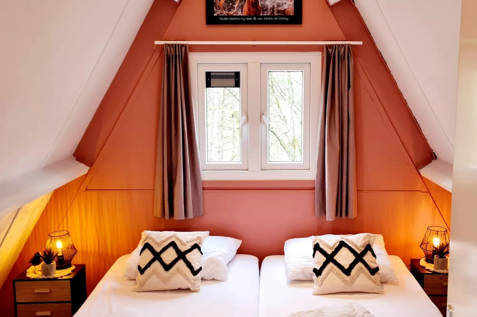 Chalet no 10-Bedroom