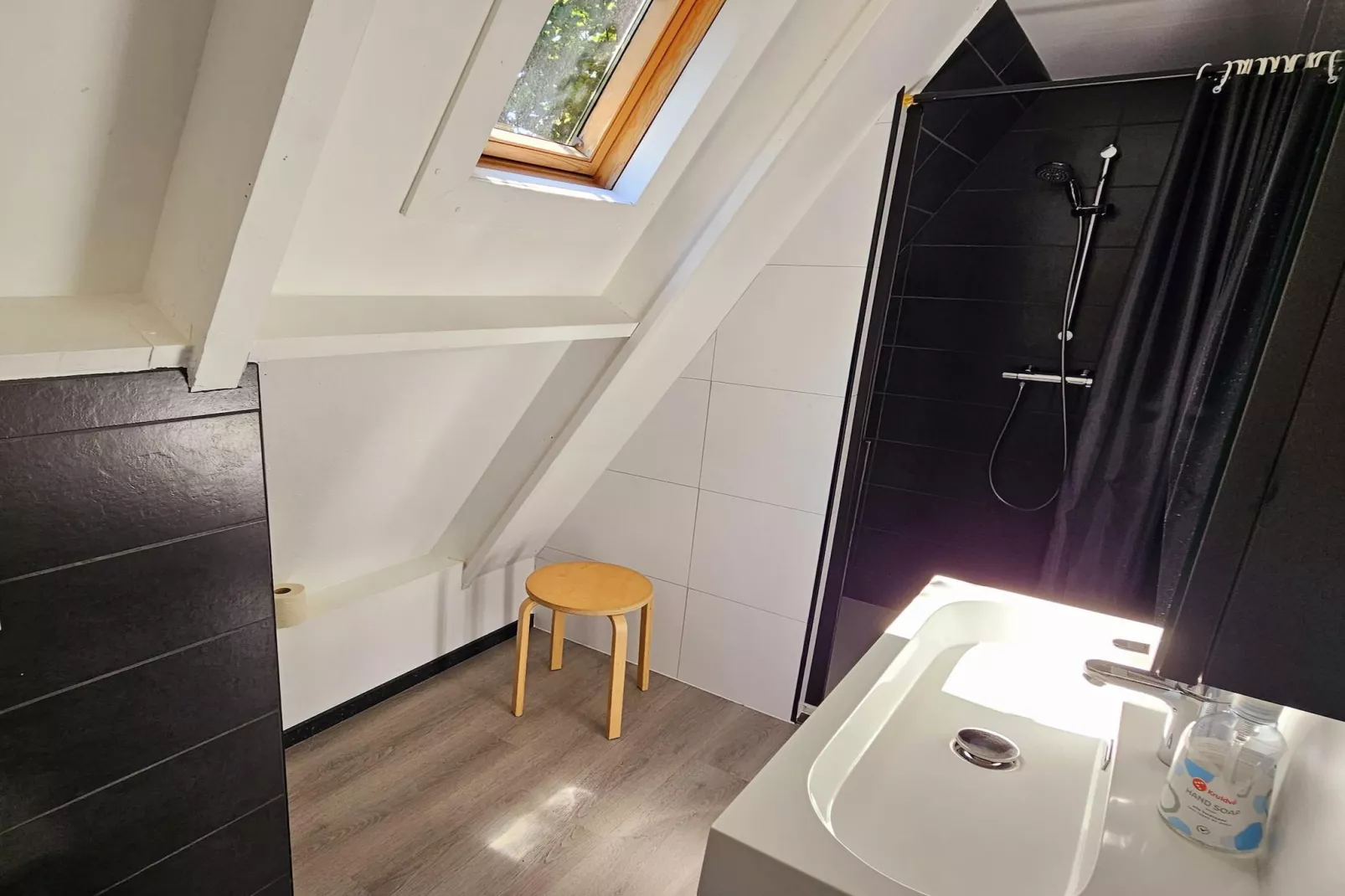 Chalet no 13-Badezimmer