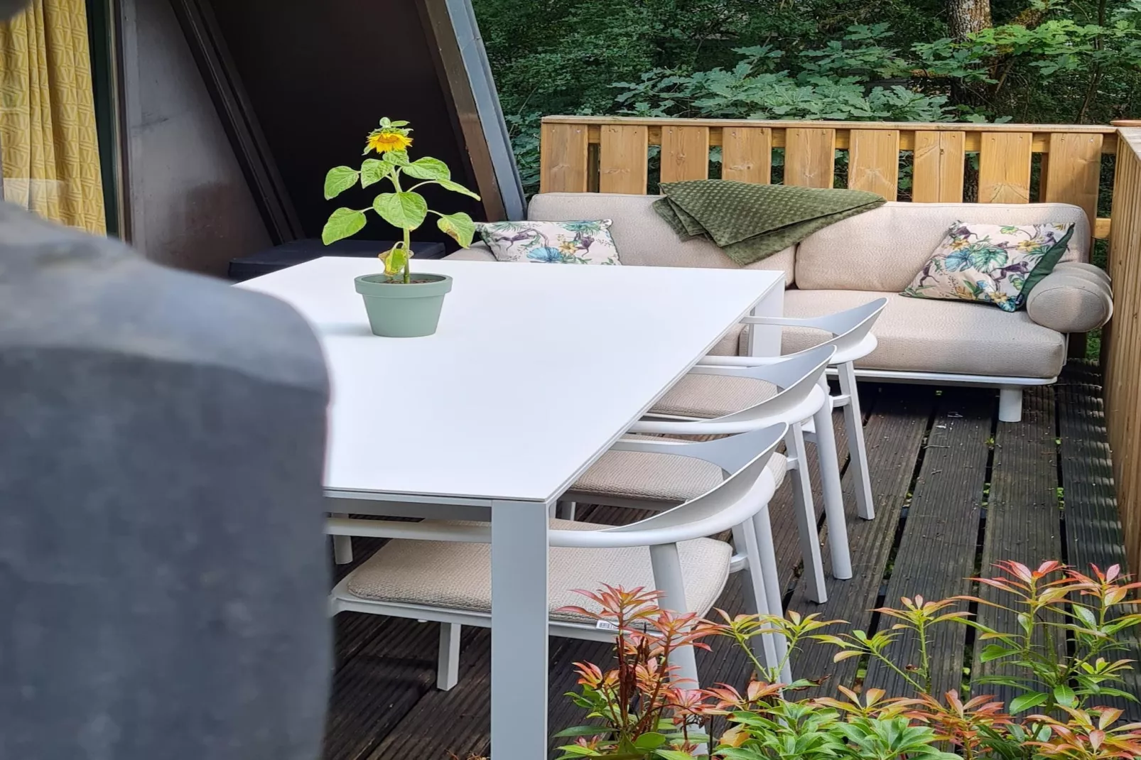 Chalet no 80-Dining room